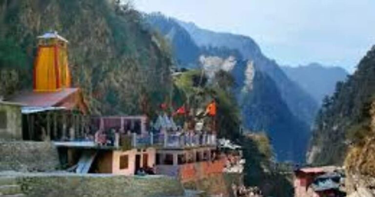 चारधाम का पहला धाम है यमुनोत्री, जानें मां यमुना को क्या लगाना है भोग