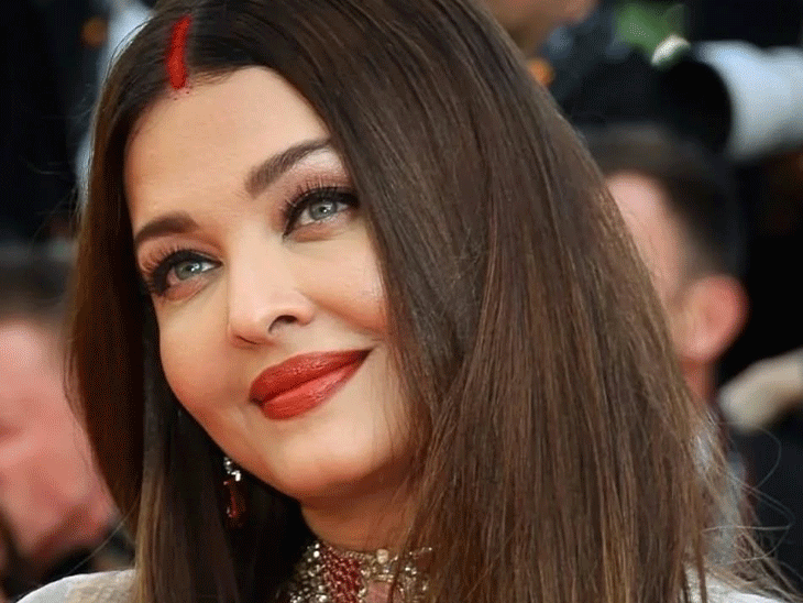 Aishwarya Rai Bachchan sindoor look at Cannes 2025 | कान्स 2025 में ऐश्वर्या राय बच्चन का देसी अंदाज: मांग में सजा लाल सिंदूर बना चर्चा का केंद्र, ऑपरेशन सिंदूर के बीच सामने आया लुक