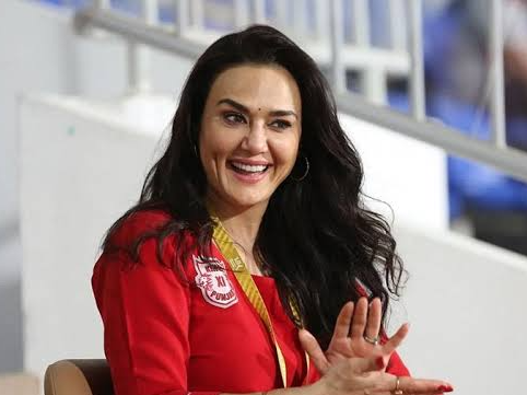 The picture of cricketer Vaibhav Suryavanshi hugging is fake | क्रिकेटर वैभव सूर्यवंशी को गले लगाने वाली तस्वीर फेक: प्रीति जिंटा ने किया खुलासा, बोलीं- झूठी फोटो को न्यूज बनाकर परोसा जा रहा है