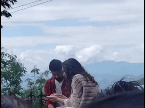 Shimla Kapil Sharma Neetu Singh Shooting Dadi Ki Shadi Film News Update | शिमला में कपिल शर्मा और नीतू सिंह कर रही शूटिंग: दादी की शादी फिल्म के लिए मॉलरोड पर शूट करते दिखे, परिणीति चोपड़ा भी आई थी - Shimla News