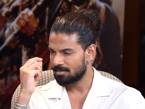 Sooraj Pancholi comeback in films with Kesari Veer and akanksha sharma debut | ‘केसरी वीर’ से सूरज पंचोली का फिल्मों में कमबैक: आकांक्षा शर्मा करेंगी डेब्यू, बोले- इतिहास को पर्दे पर दिखाना गर्व की बात